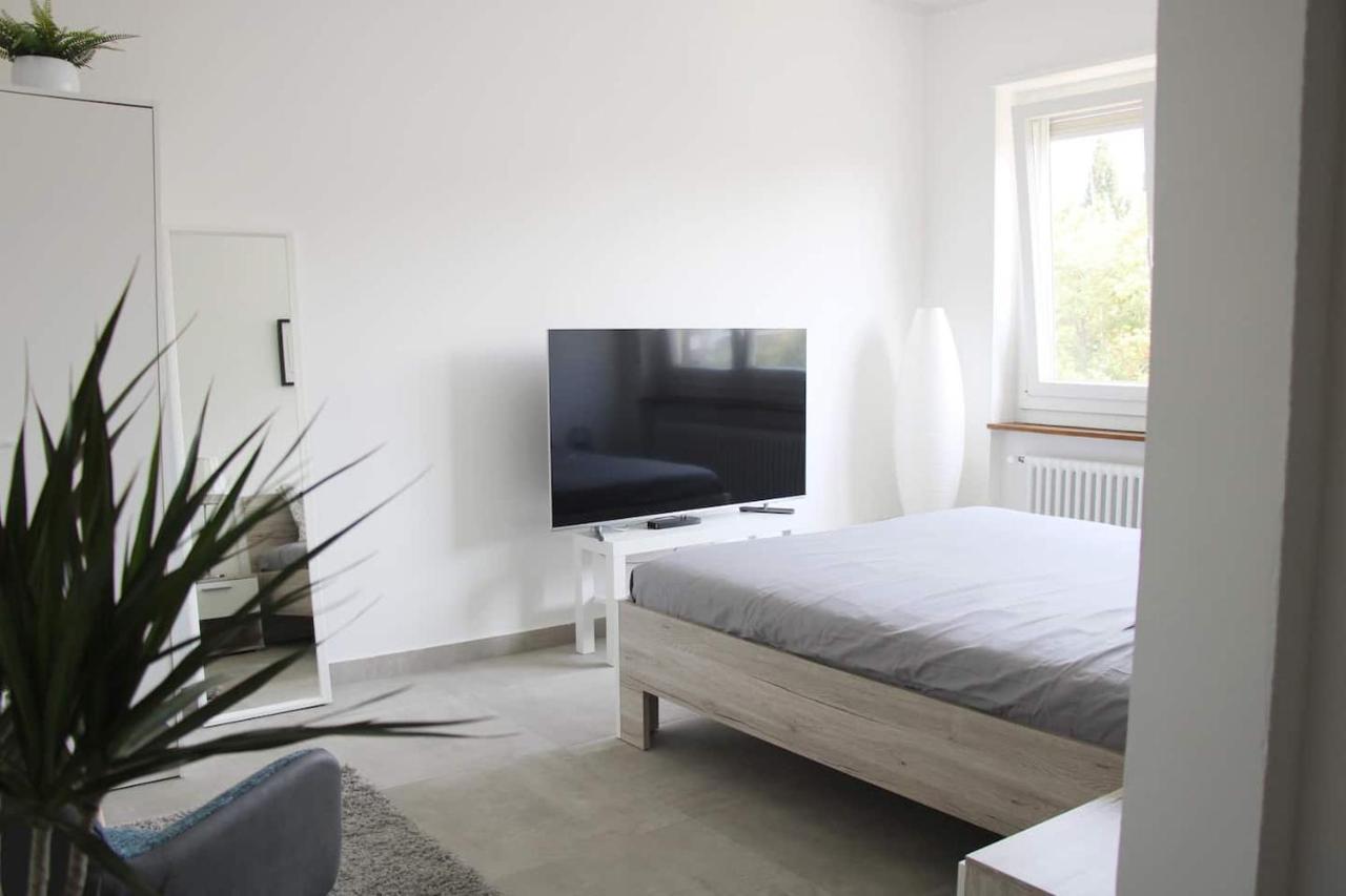 New & Modern Apartment With Beautiful Lake View! 루가노 외부 사진
