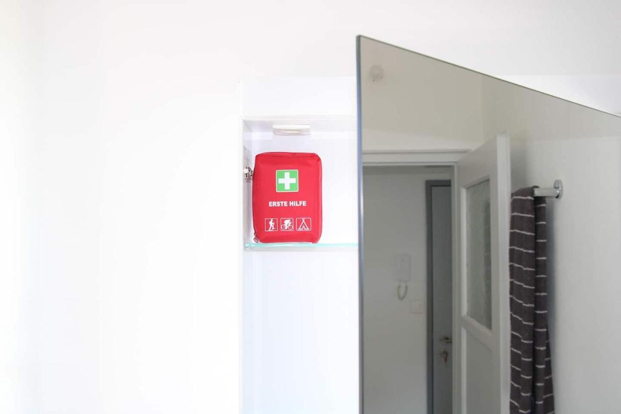 New & Modern Apartment With Beautiful Lake View! 루가노 외부 사진