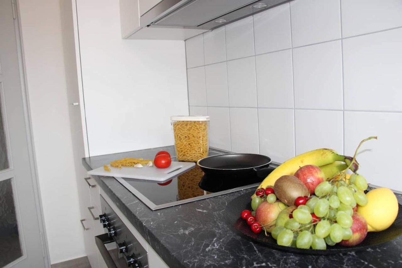 New & Modern Apartment With Beautiful Lake View! 루가노 외부 사진